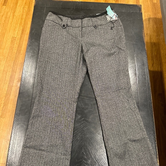 Maurices Grey Dress Pants NWT Women’s Size 9/10 - Picture 1 of 3